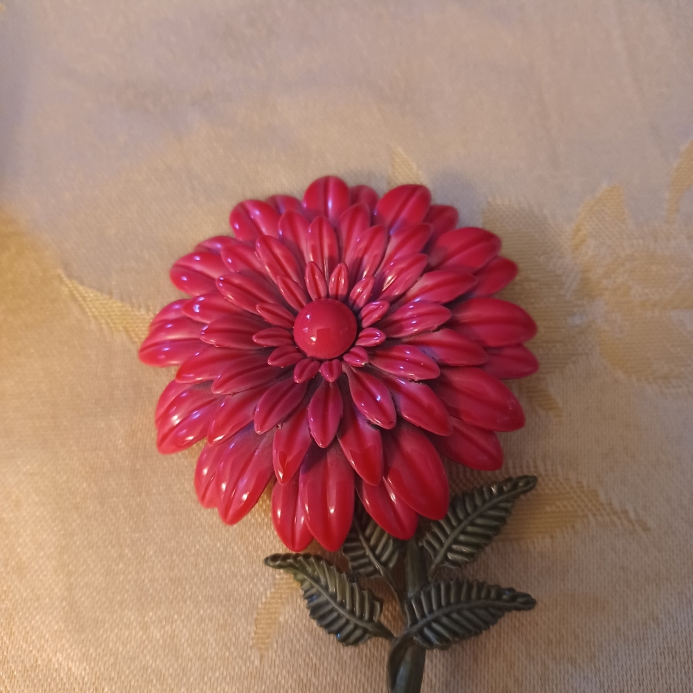 Lovely Vintage Pink Enamel Brooch - Picture 2 of 7